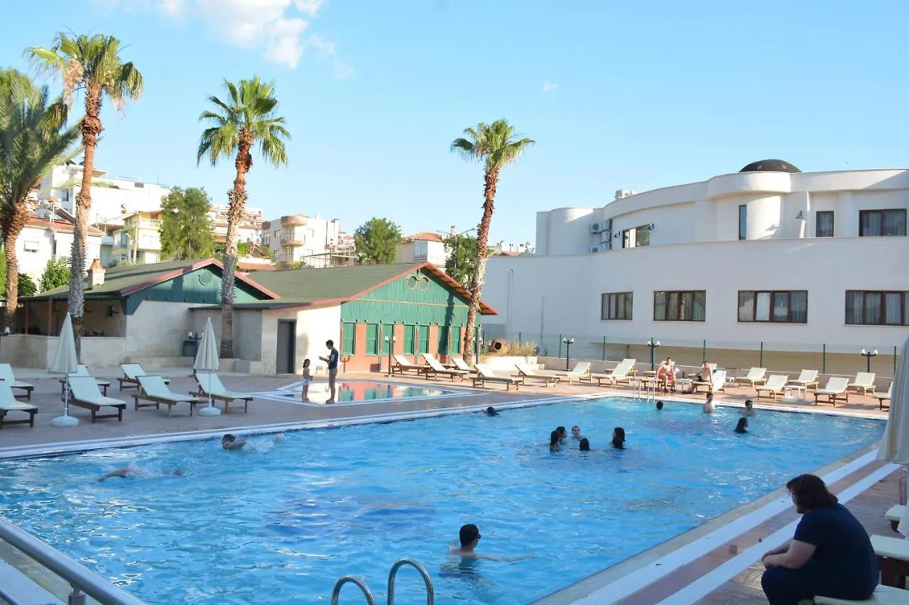 Ayma Beach Resort クシャダス ホテル
